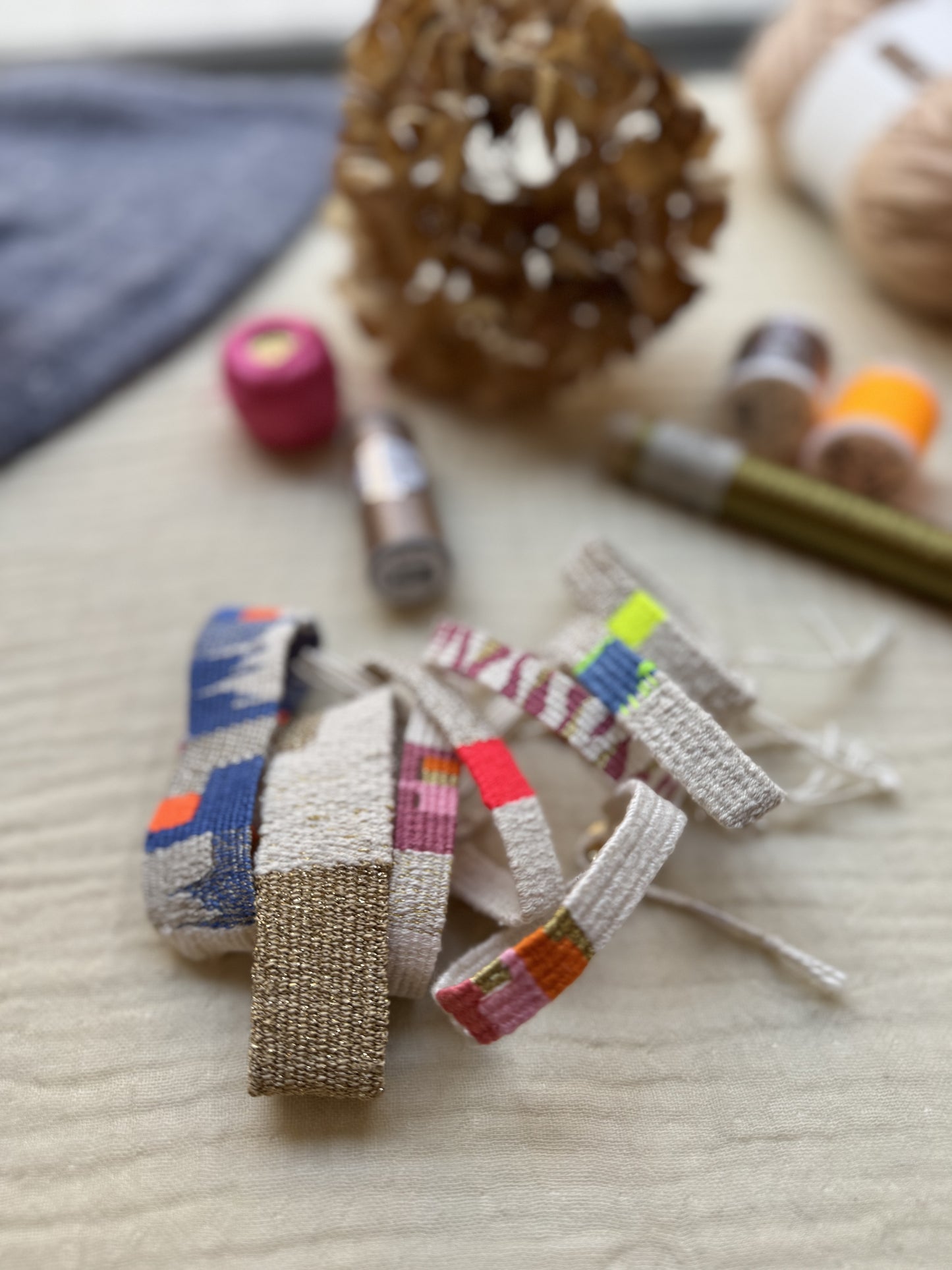 Taller pulseras con telar. 20 Diciembre