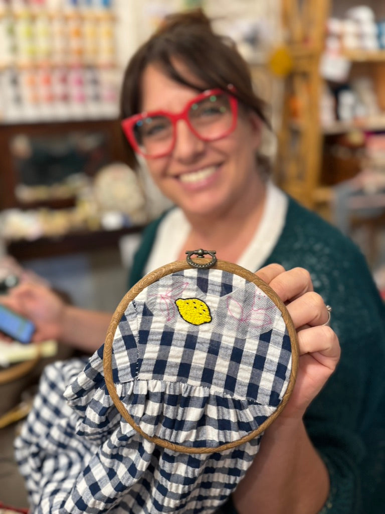 🪡 CLUB DE BORDADO MARZO con Laura @_depicnic_