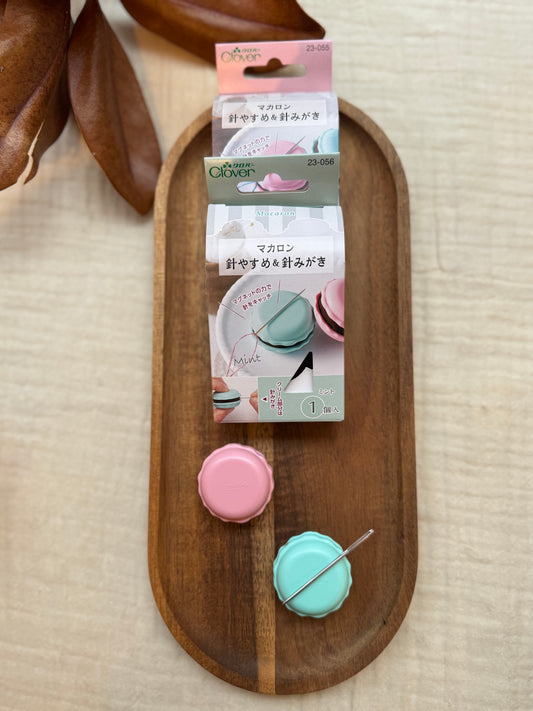 Macaron porta agujas afilador Clover