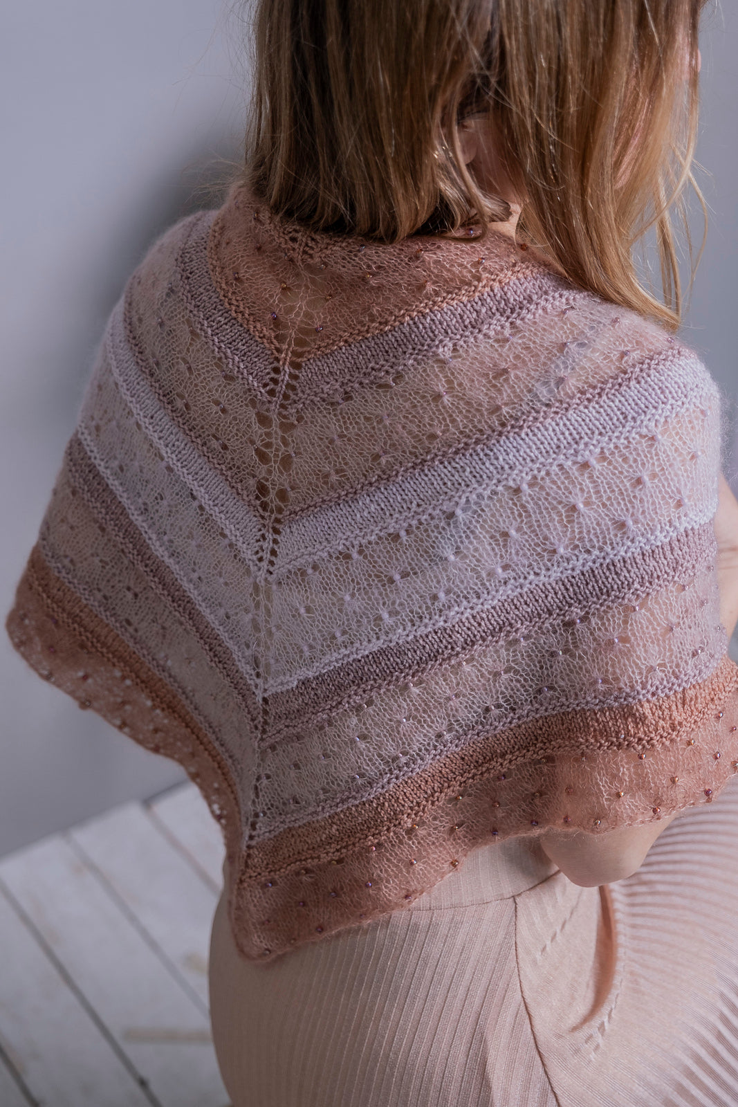 Rina Mini Shawl, de Pope Vergara